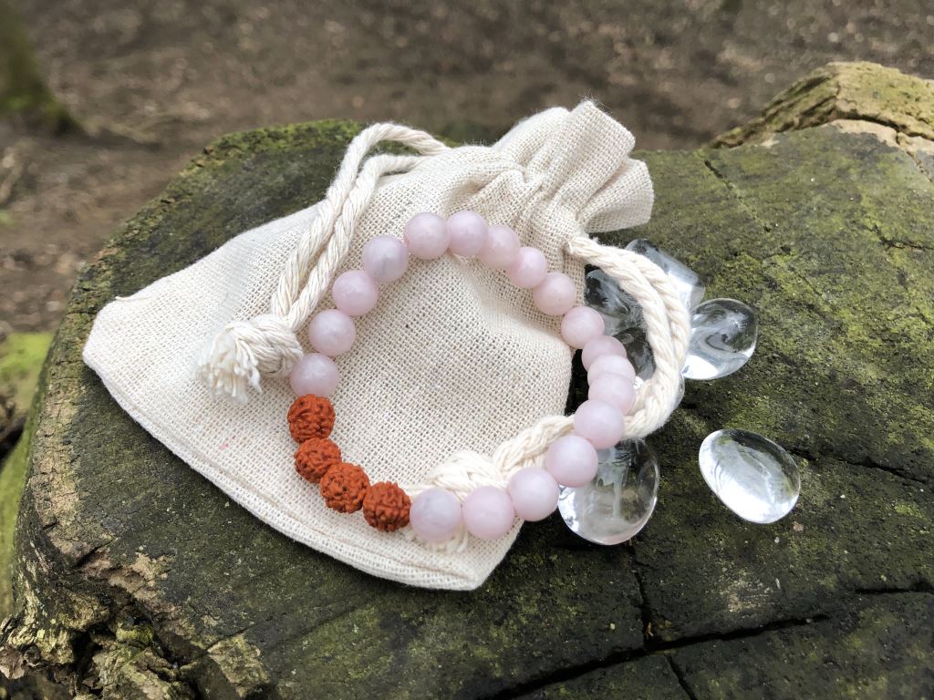 Minerální náramek růženín, rudraksha - POVZNESENÍ
