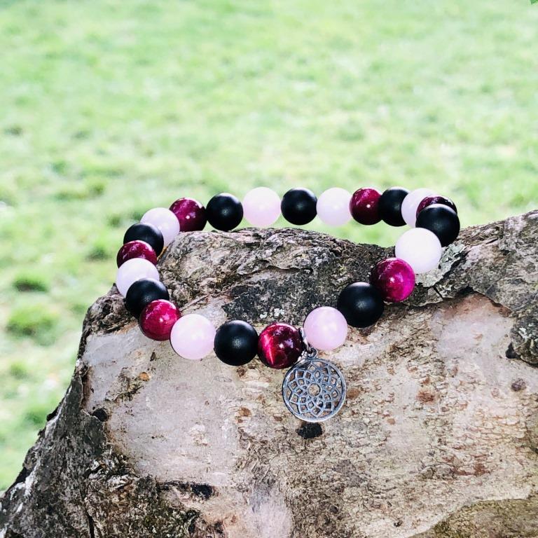 Minerální náramek tygří oko, růženín, onyx - PETÚNIE