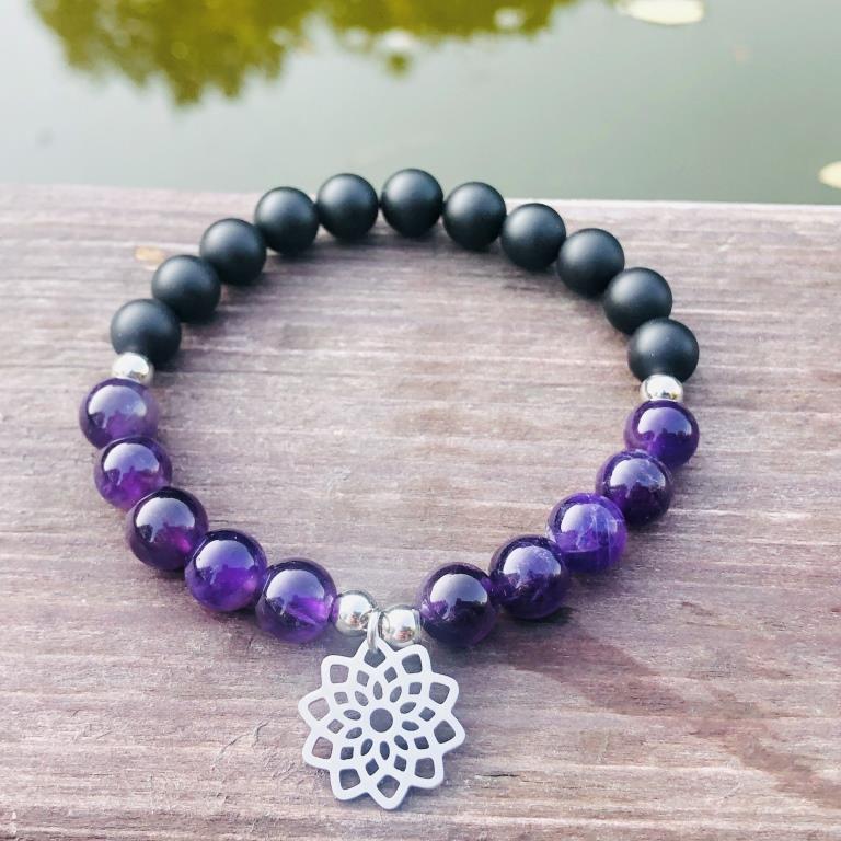 Minerální náramek ametyst, onyx - TAJEMSTVÍ