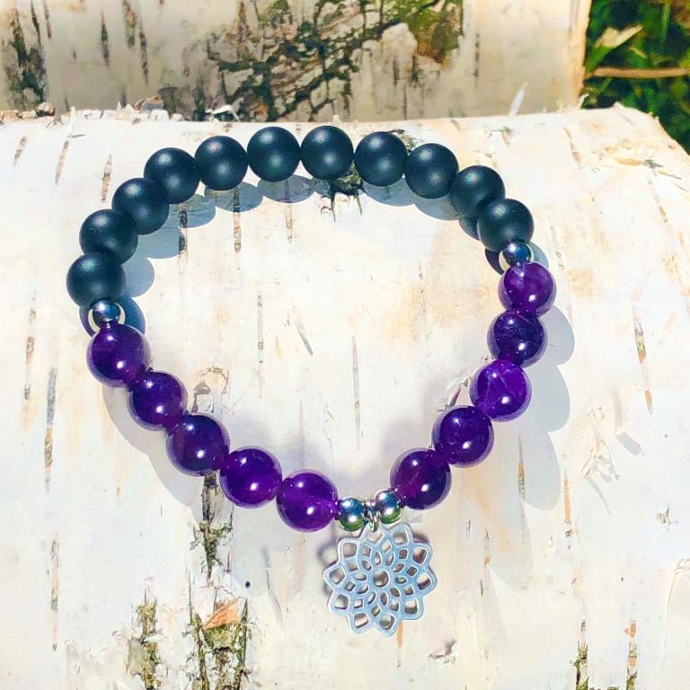 Minerální náramek ametyst, onyx - TAJEMSTVÍ