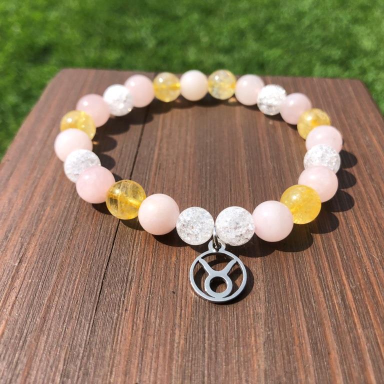 Minerální náramek BÝK