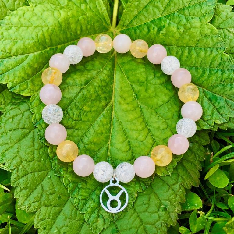 Minerální náramek BÝK