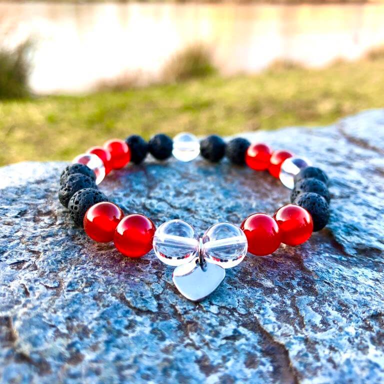 Minerální náramek lávový kámen, karneol, křišťál - LÁSKA