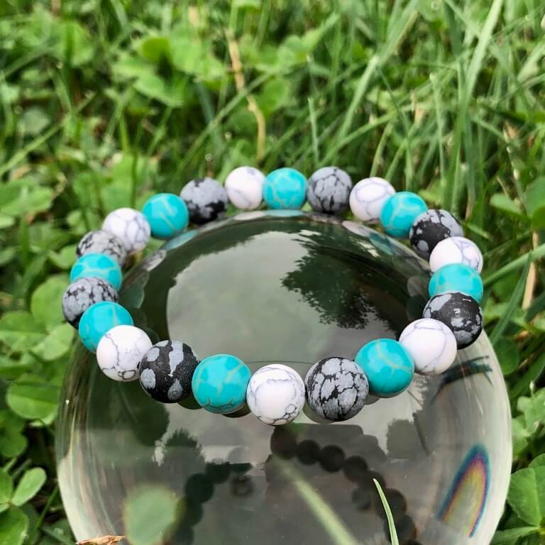 Minerální náramek tyrkys, howlit, obsidián - MLHOVINA - žena