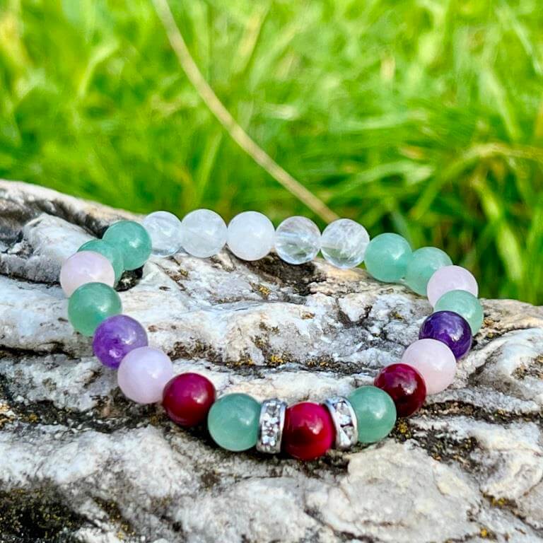 Minerální náramek tygří oko, avanturín, růženín, ametyst, křišťál - HORTENZIE