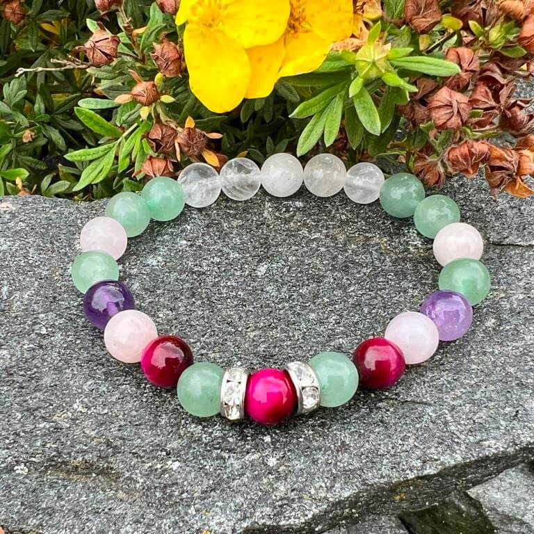 Minerální náramek tygří oko, avanturín, růženín, ametyst, křišťál - HORTENZIE