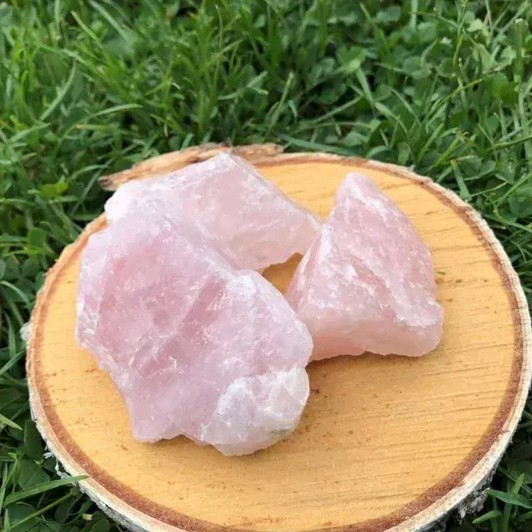 Surový Růženín z Namibie