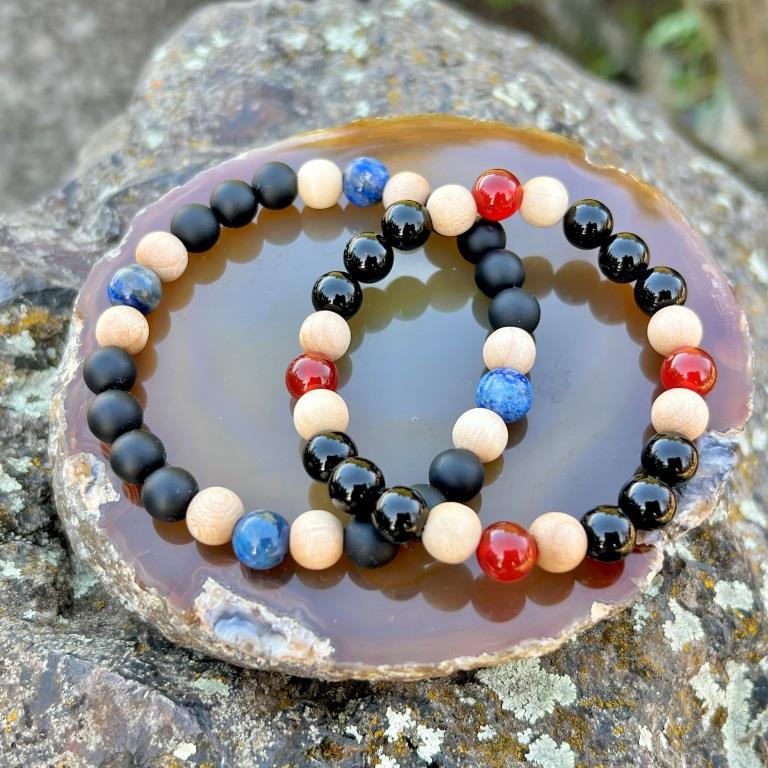 Minerální náramky karneol, lapis lazuli, onyx, dřevo - SPOLU - PARTNERSKÝ