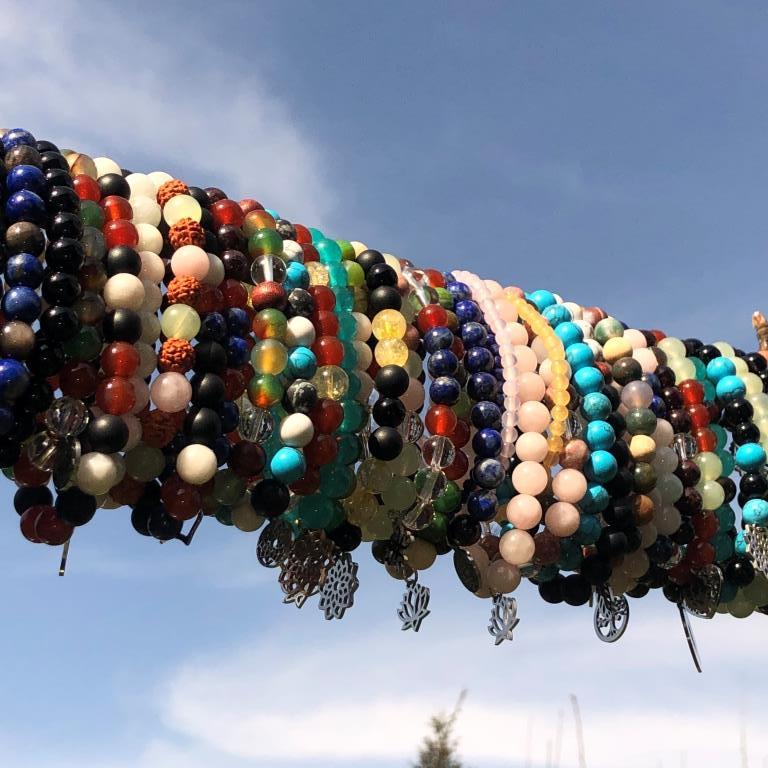 Minerální náramek na přání s přívěskem z OCELI