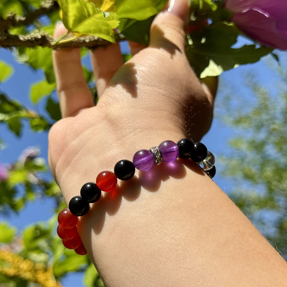 Minerální náramek onyx, karneol, ametyst, křišťál - SMYSLNOST
