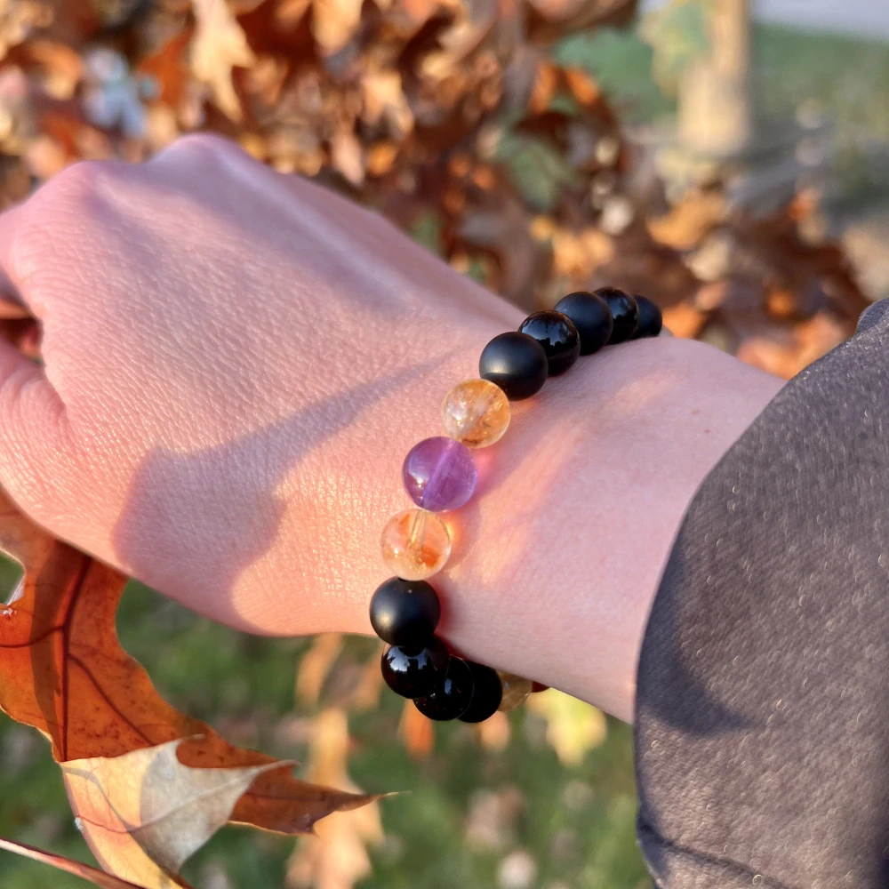 Minerální náramek onyx, ametyst, citrín, karneol - ROZMANITOST